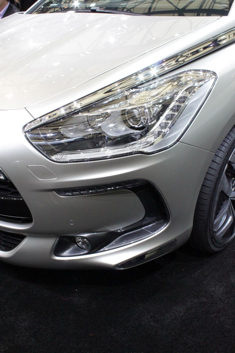  Citroen DS5 2012 года  (фото 95 из 182)